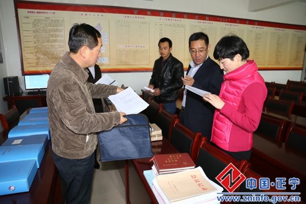 20161120125352219.jpg 何子通许秀荣深入湫头宫河永正督查贫困村(户)退出验收工作