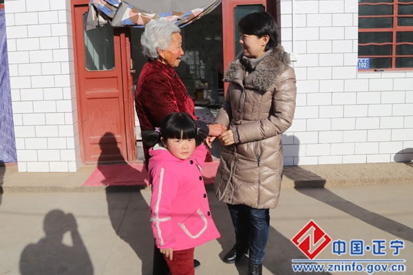 IMG_4539.jpg 梁宏伟石芳赴周家镇开展“双节”慰问活动