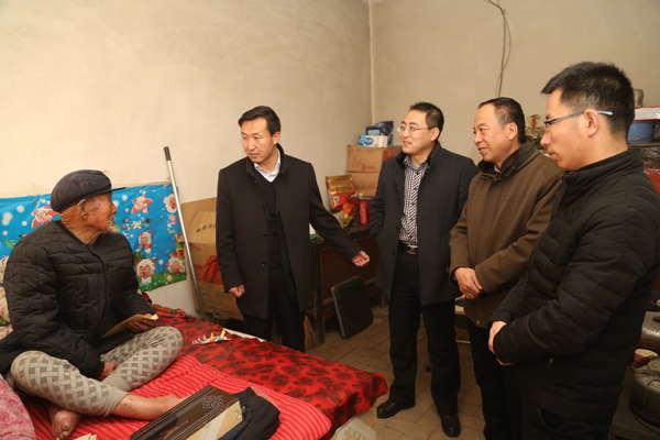 县级领导干部赴各乡镇开展“两节” 送温暖慰问活动