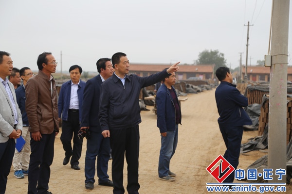 82.jpg 张龙杰国庆节前督查安全生产工作