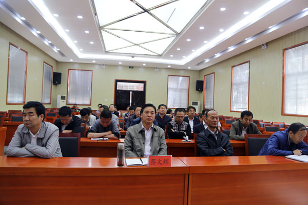 13.jpg 我县组织收听收看全省深入推进新型城镇化建设电视电话会议