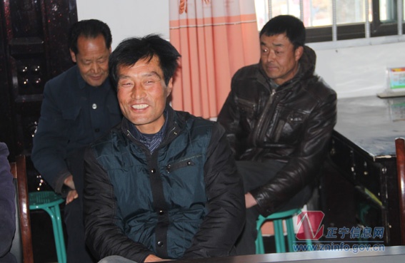 曹育铮深入永和镇群众路线教育实践活动联系点调研