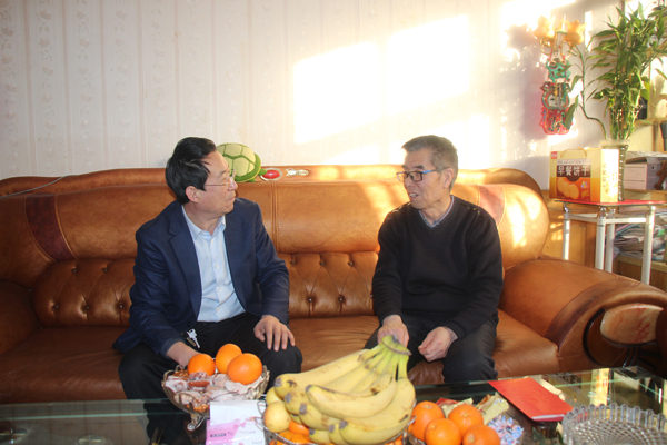 梁环平开展“两节”走访慰问活动