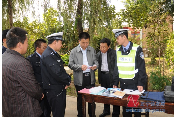 张龙杰督查道路交通安全
