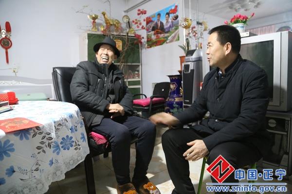 张龙杰看望慰问困难群众和离休老干部