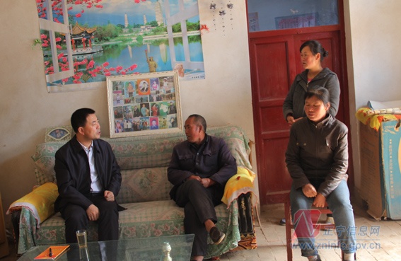 张龙杰在湫头乡湫头村开展“双联”活动