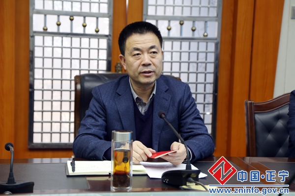 张龙杰参加县政府办公室党支部组织生活会