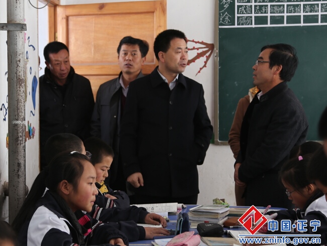 张龙杰调研教育工作