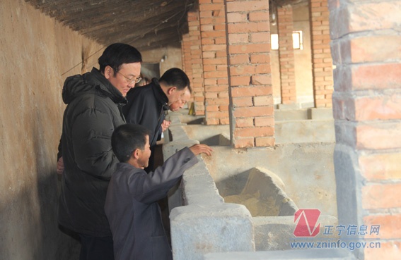 省残联副理事长杨润泉来我县调研残疾人工作