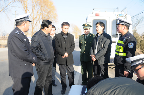 蔡文辉督查全县道路交通安全及第二次“清剿”火患战役工作