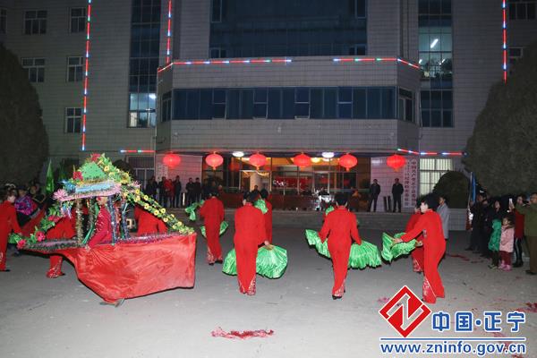 东城社区送社火进机关