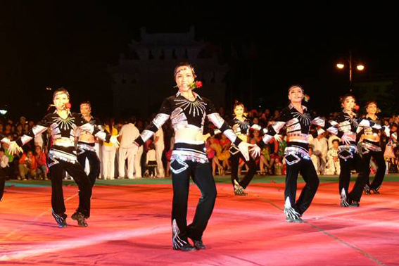 正宁县组织开展群众广场舞大赛