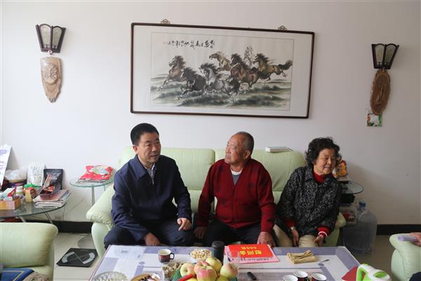 张龙杰教师节看望慰问教师