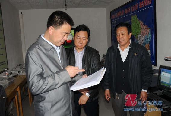 张龙杰督查道路交通安全