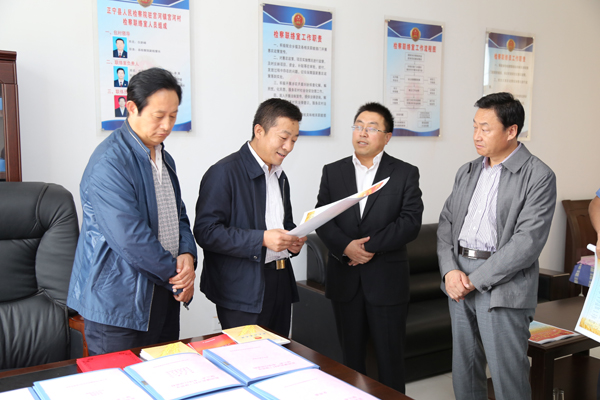 张学军督查我县“两联系、两促进”和“保民生、促三农”专项行动开展情况