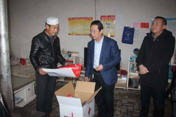 梁环平开展“两节”走访慰问活动