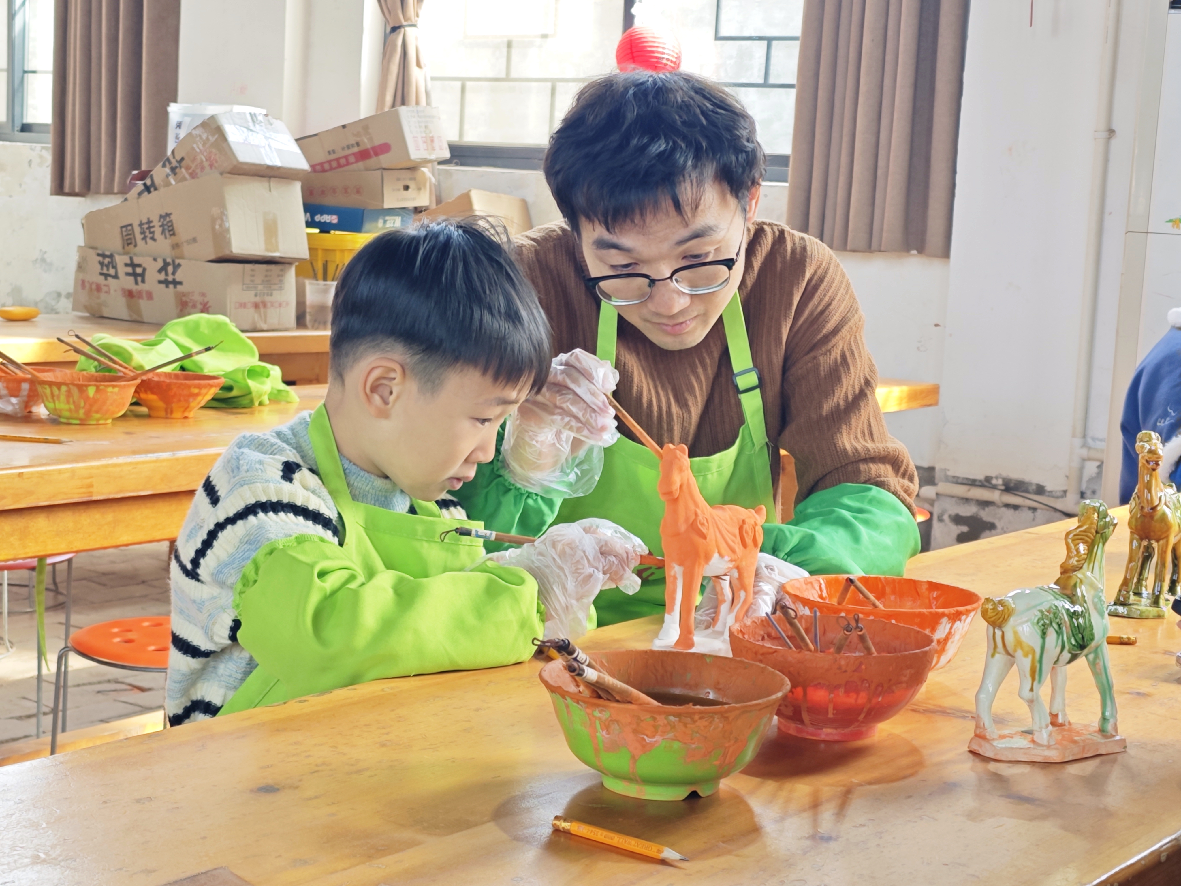 新春走基层丨三彩小镇“找马”记