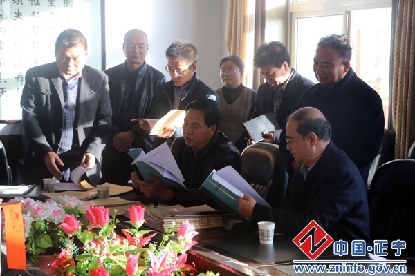 市政府法制办主任马文哲一行调研正宁依法行政工作