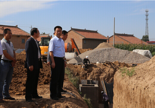 张龙杰督查县城重点建设项目