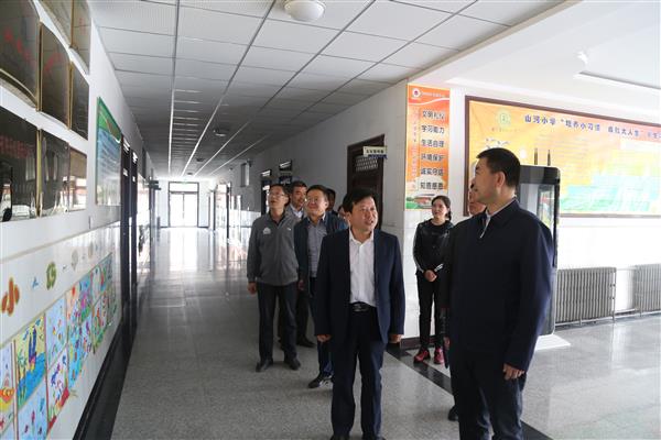 张龙杰教师节看望慰问教师