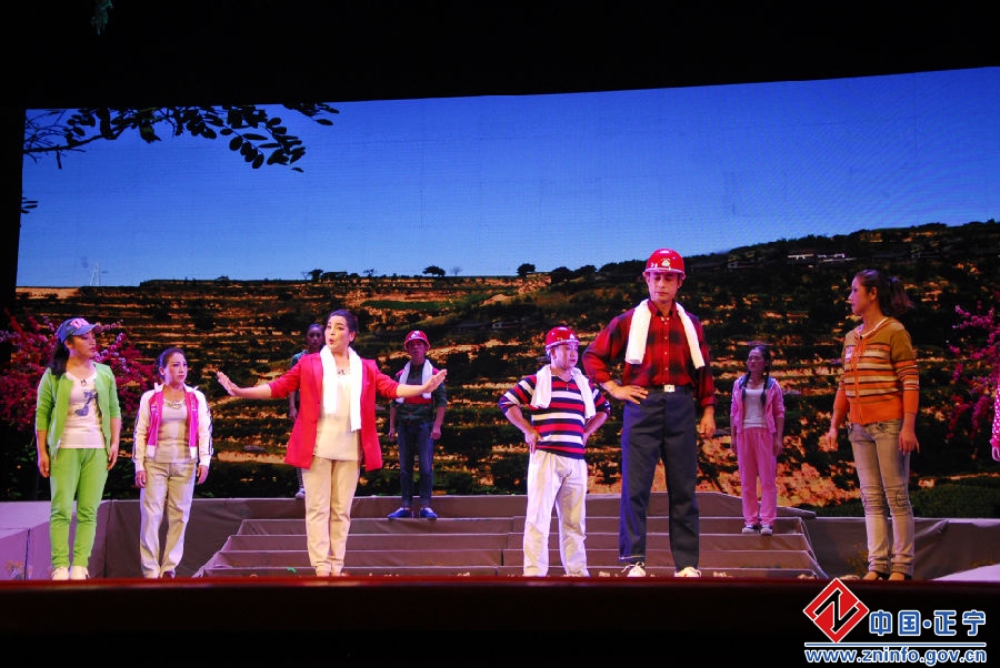 正宁县大型现代眉户剧《女大学生村官》入选全国基层院团戏曲会演