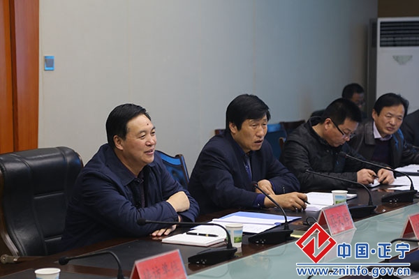 蔡文辉在县长信访接待日听民声解民忧