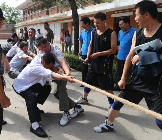 11.jpg 县政府机关秋季运动会赛程过半