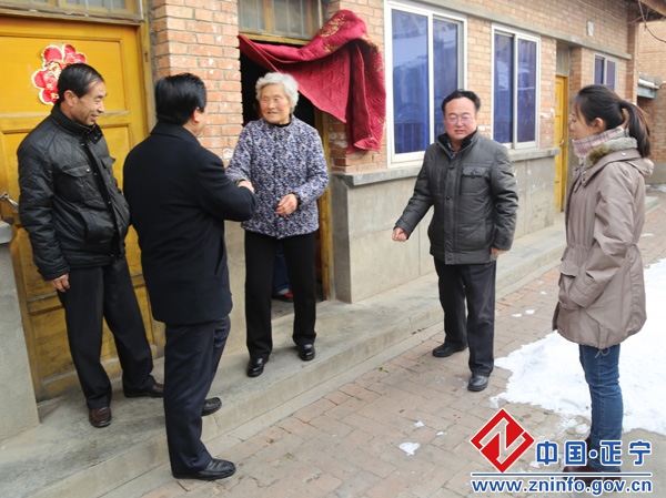 袁喜言 石芳开展“两节”慰问活动