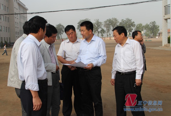 张龙杰调研全县教育工作