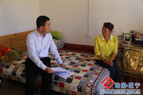 张龙杰赴三嘉乡松树坪村督查精准扶贫工作