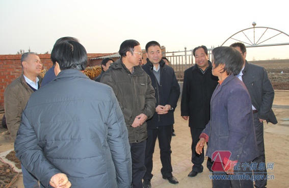 省残联副理事长杨润泉来我县调研残疾人工作