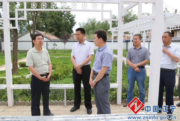 10.jpg 董建镇督查正宁县双联精准扶贫和美丽乡村建设工作