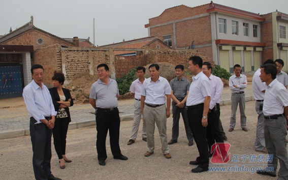张龙杰等县上领导督查县城重点项目建设
