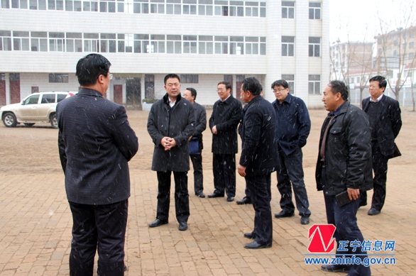 张龙杰到山河初中等学校调研