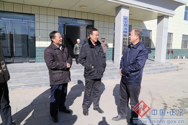 国珍慰问2.jpg 张国珍 曹世民到五顷塬乡开展“两节”期间送温暖慰问活动