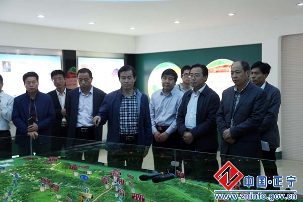 正宁县党政考察团赴合水西峰镇原观摩学习精准扶贫及城乡环境综合整治工作