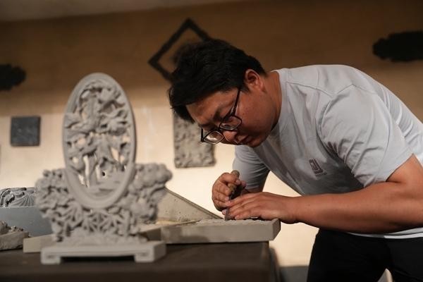 甘肃临夏：非遗“新生代”盘活“老手艺”