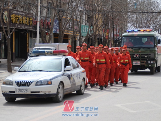 正宁县“3.12植树节”开展森林防火宣传