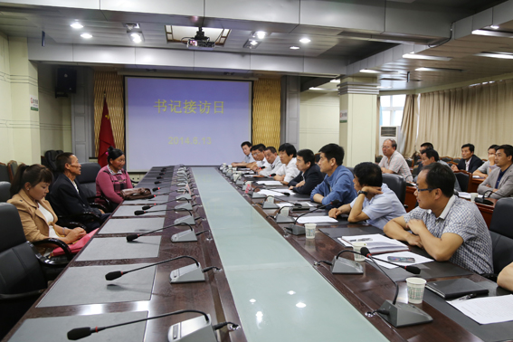 20140613092533829.jpg 正宁县举行2014年第五次信访接待日活动