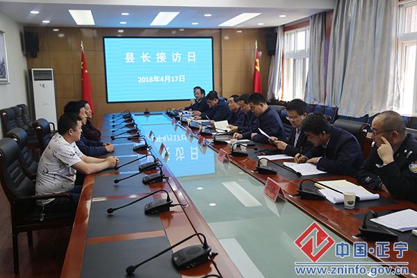 张龙杰面对面接待来访群众 化解矛盾解民忧