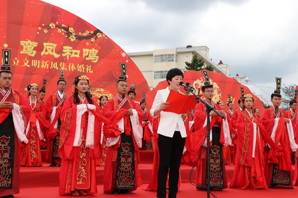 正宁县隆重举行“真宁福地·鸾凤和鸣”倡导移风易俗、树立文明新风集体婚礼