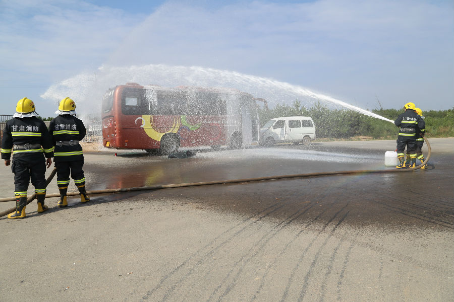 照片 057 - 万能看图王.jpg 正宁县举办道路运输突发事件综合应急演练