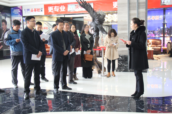 正宁县政协组织委员赴西峰区考察学习经济社会发展和文史工作