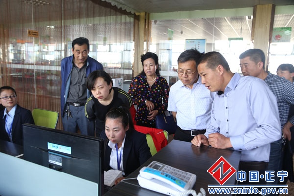 市总工会常务副主席豆亚平调研正宁县工会工作