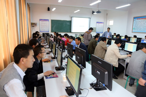 正宁县举办全省第四轮持证执法综合法律知识考试