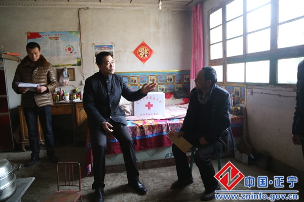 张龙杰赴罗川社区宣讲党的十八届六中全会精神