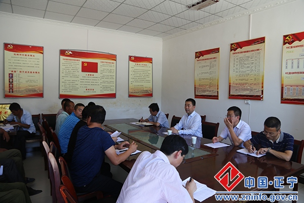 张龙杰赴三嘉乡松树坪村督查精准扶贫工作