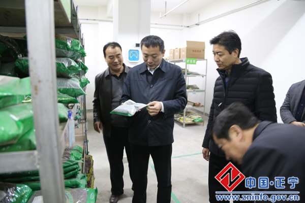 省食药监局考核正宁县2016年度食品药品安全目标责任完成情况