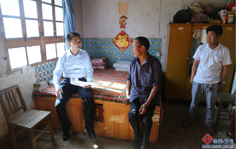 QQ截图20180516160213.png 张龙杰深入三嘉乡督查“一户一策”方案落实情况
