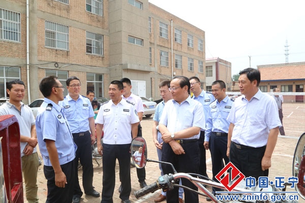 省公安厅交管局局长党尕来正宁县督查免费办理农用三轮车、摩托车牌证工作